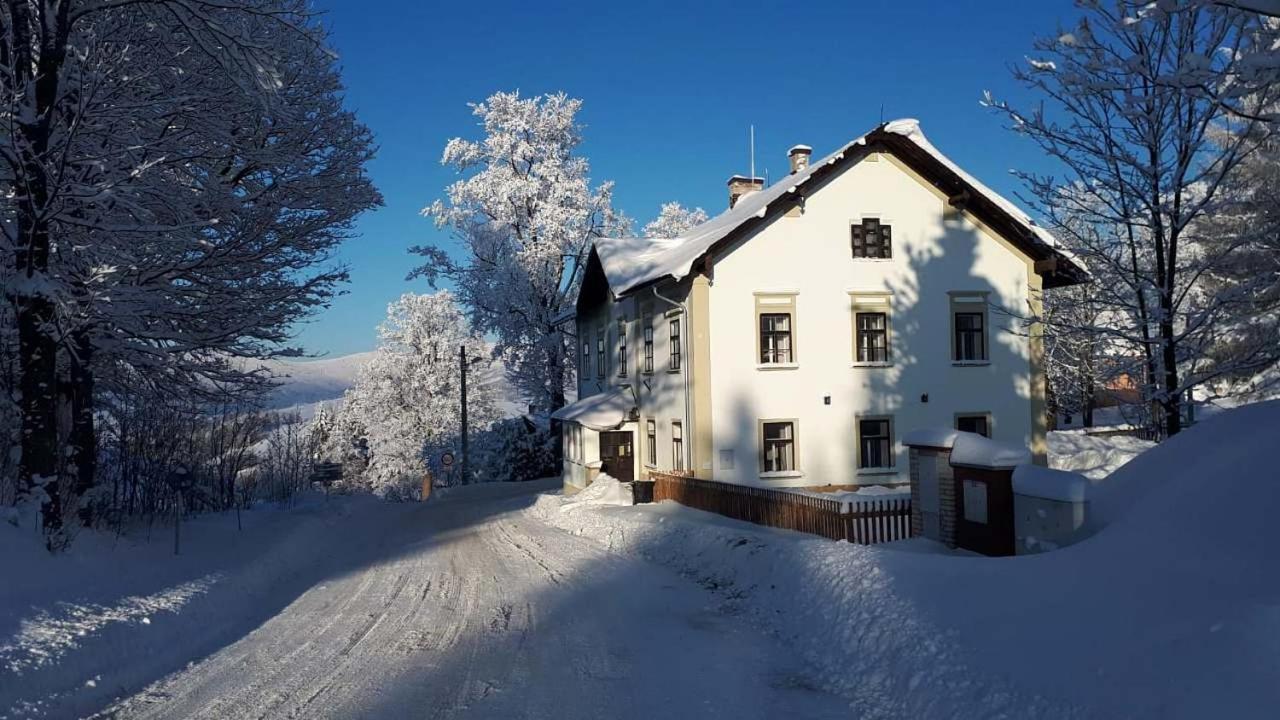 Stara Skola Hedec Aparthotel Králíky Exterior foto