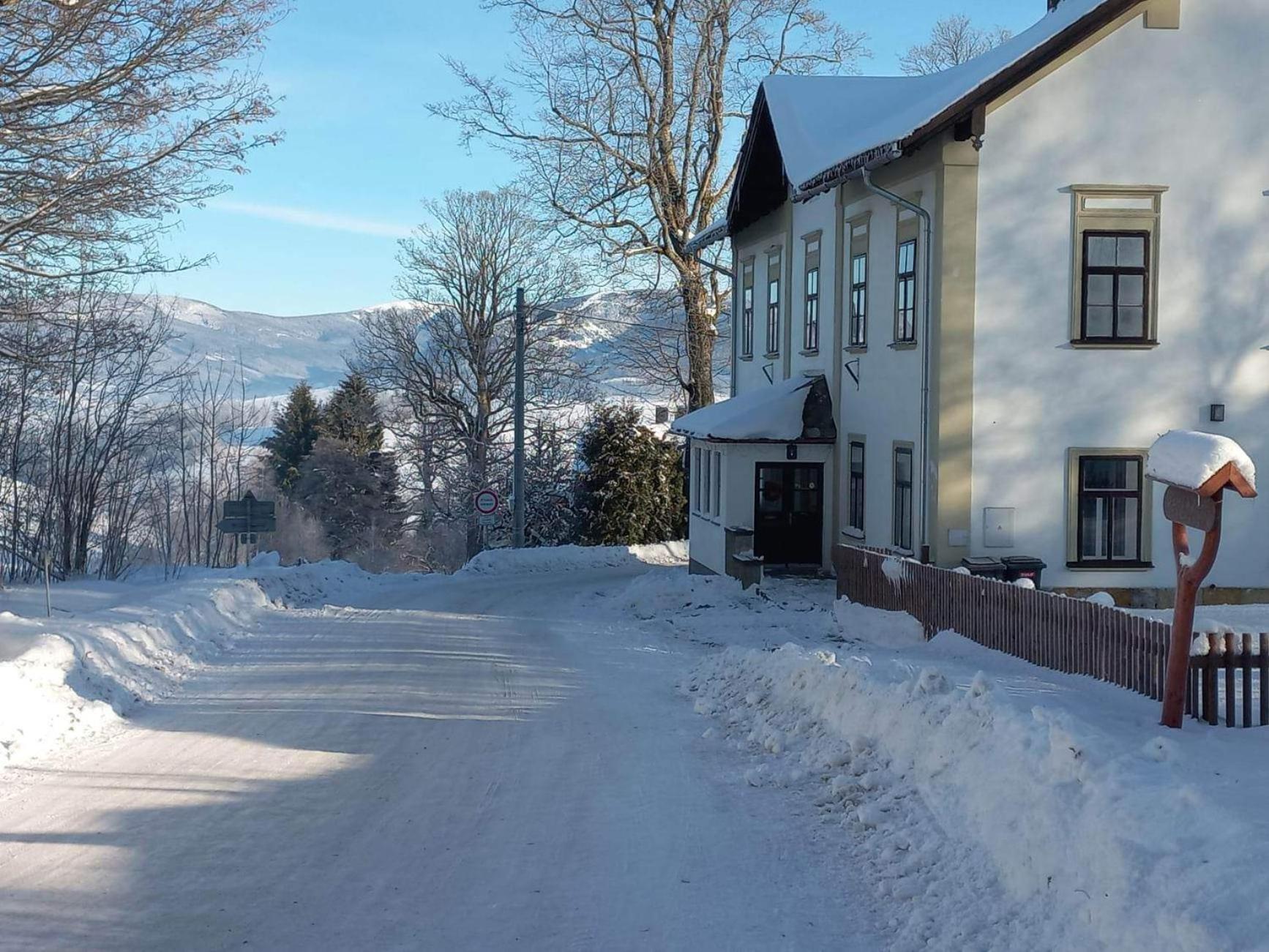 Stara Skola Hedec Aparthotel Králíky Exterior foto